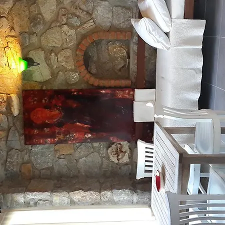 Gasthuis Antik Zeytin & Art Göltürkbükü