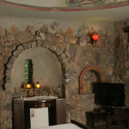 Gasthuis Antik Zeytin & Art Göltürkbükü